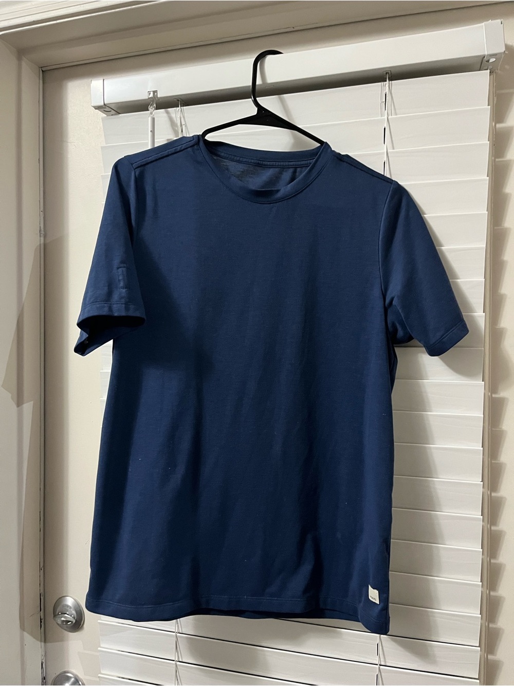 Vuori Short Sleeve Crew Tee - Navy Blue